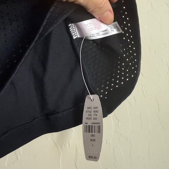 Victoria’s Secret Y2K 2003 Racerback Jersey Tank Top Body Victoria Black Large - Picture 2 of 5